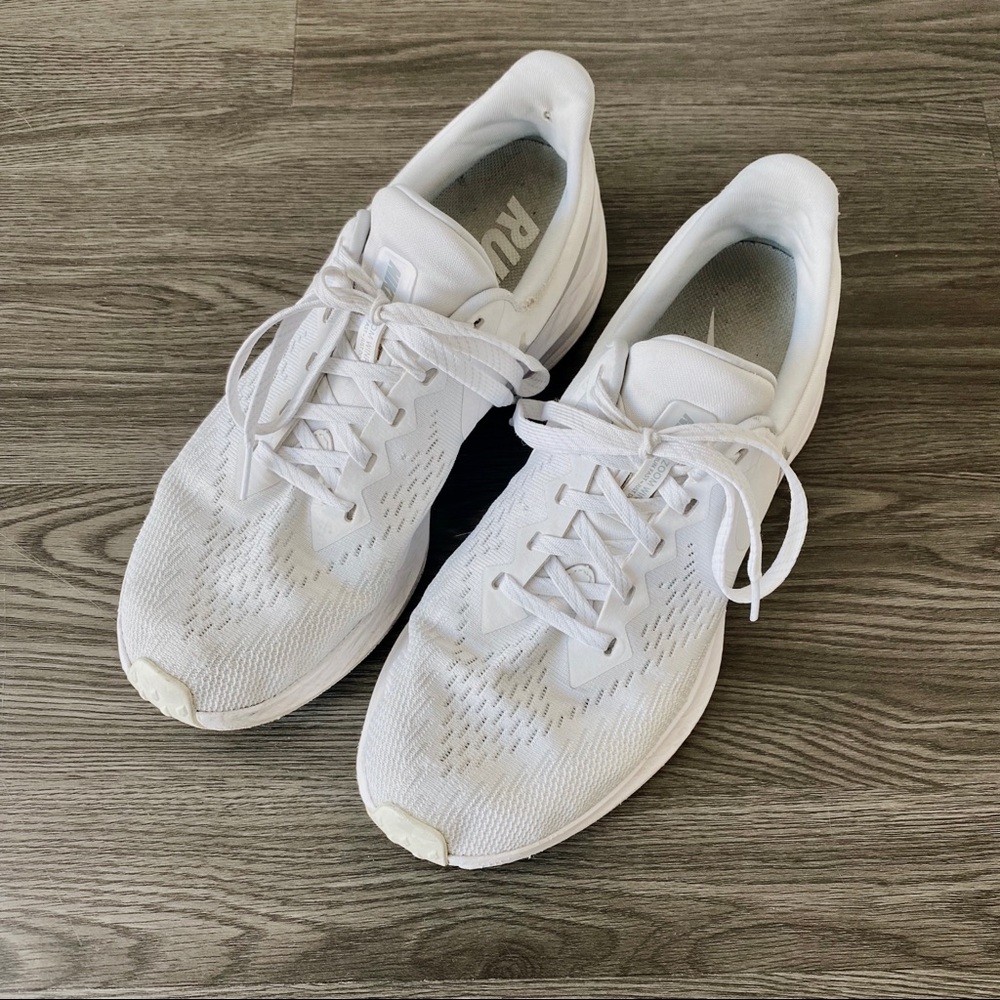 White Nike Zooms